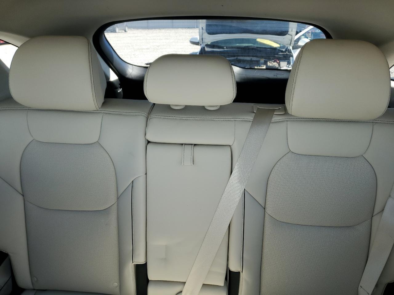 2025 GENESIS GV70