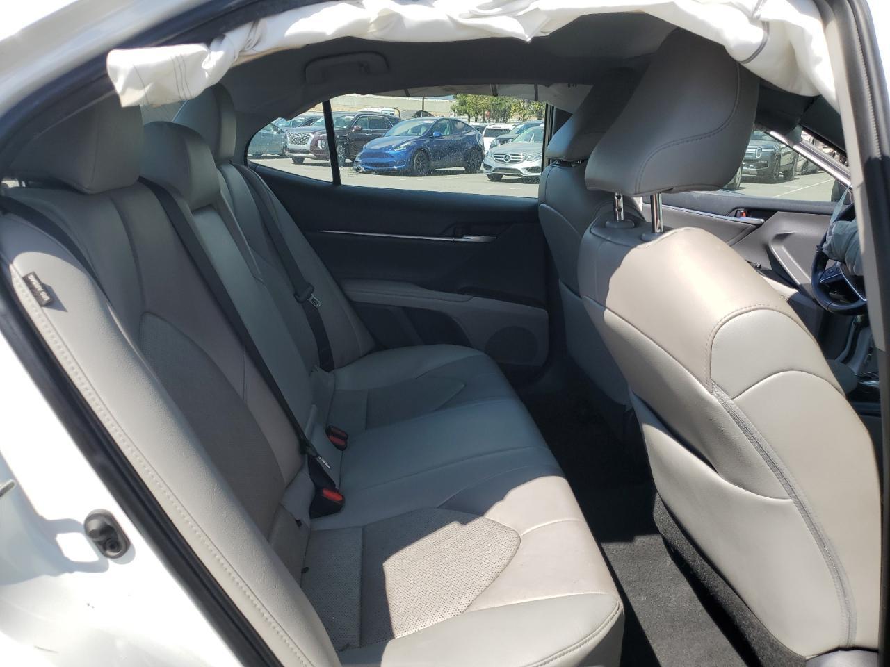 2018 TOYOTA CAMRY