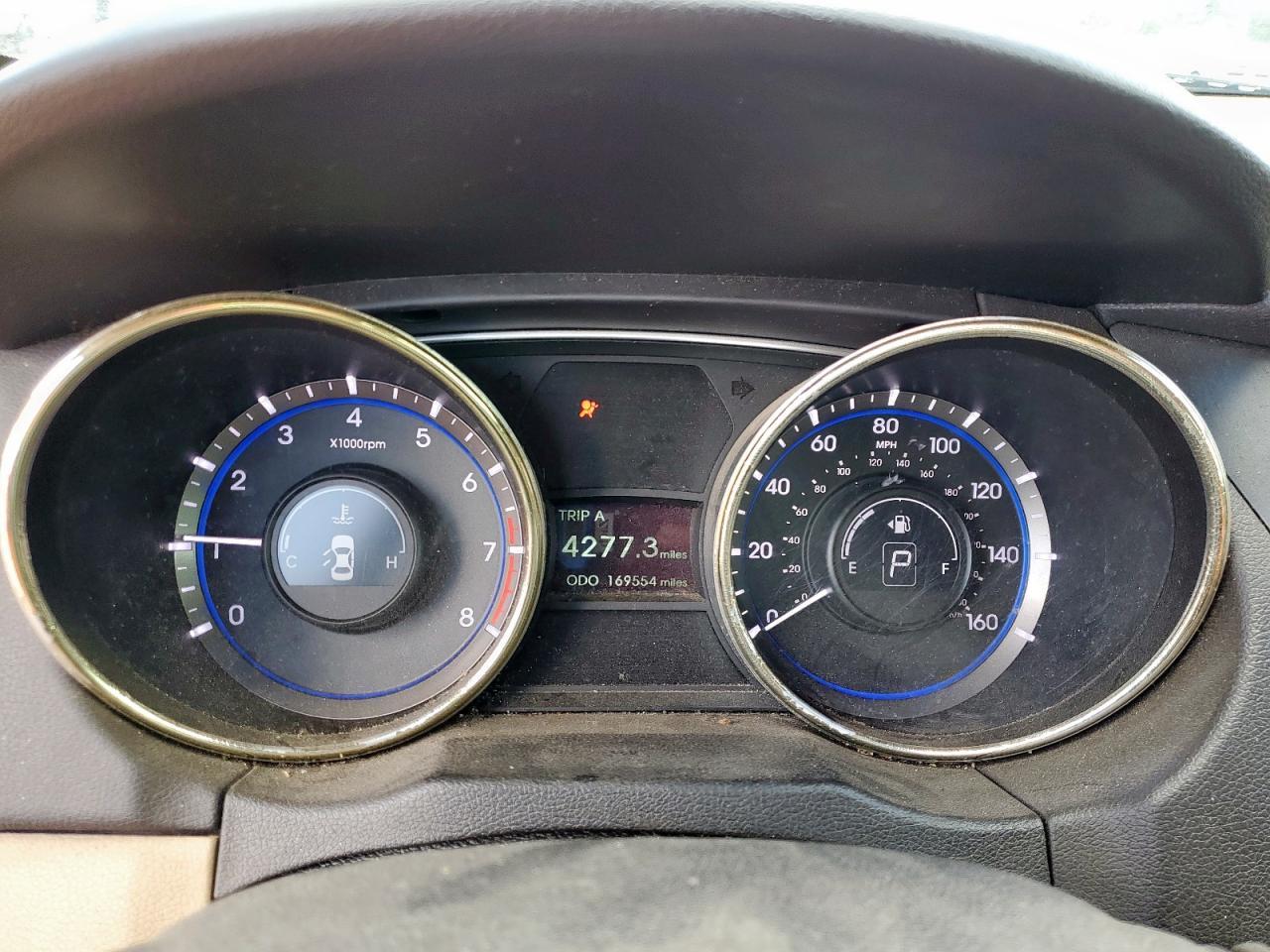2011 HYUNDAI SONATA