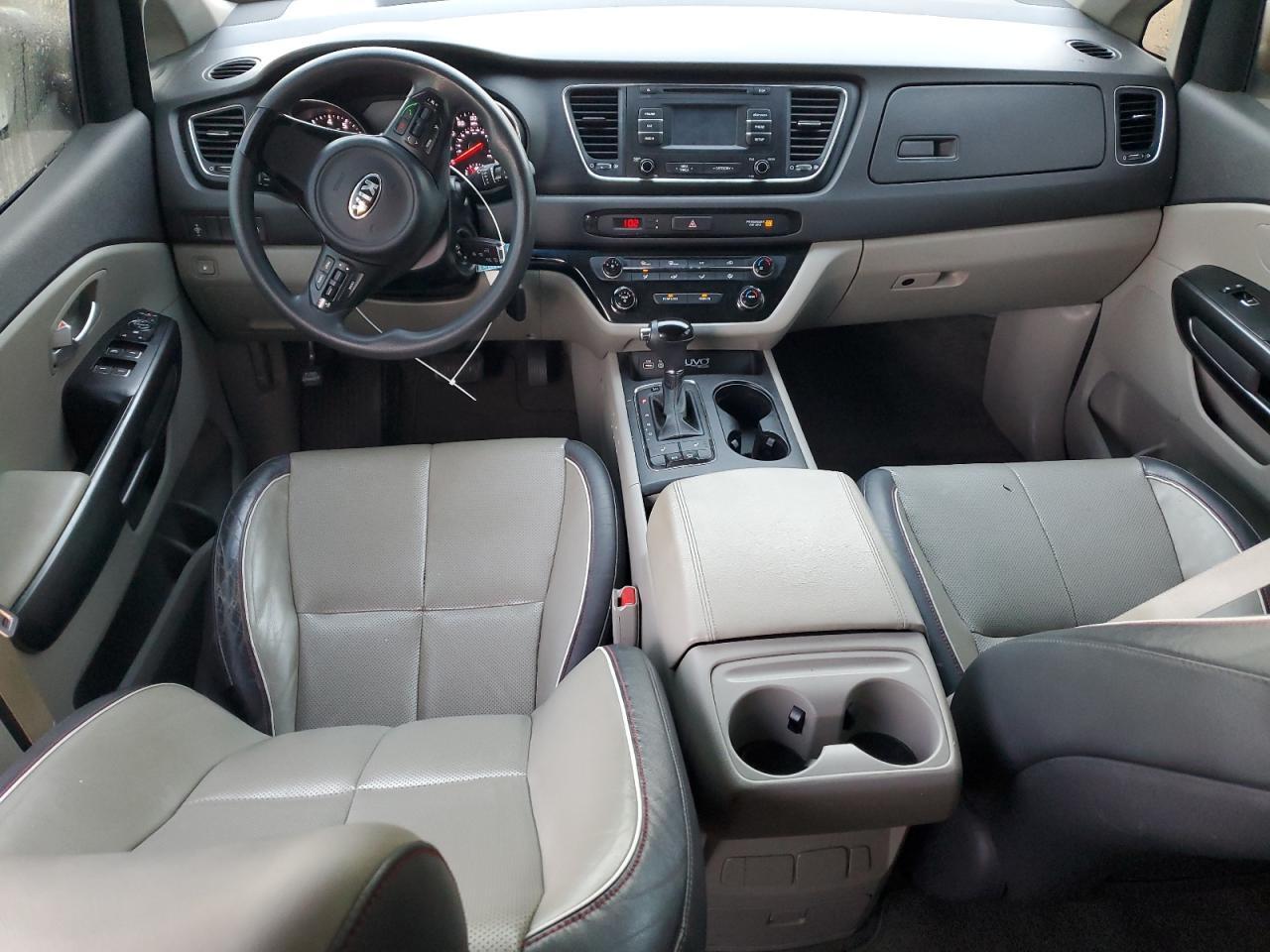 2016 KIA SEDONA