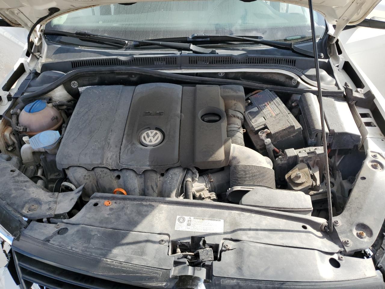 2011 VOLKSWAGEN JETTA