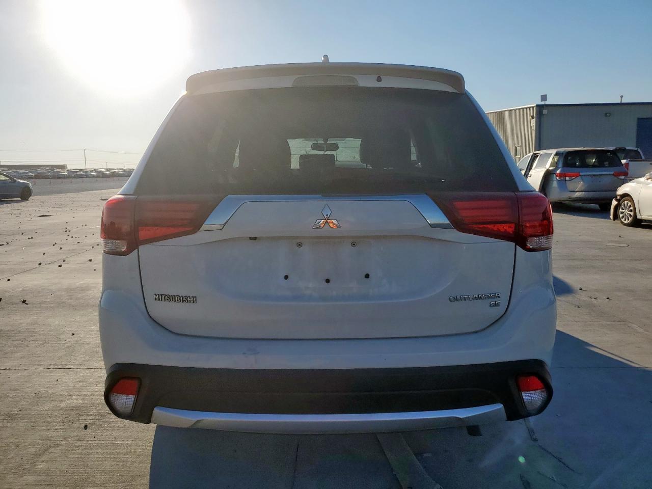 2018 MITSUBISHI outlander