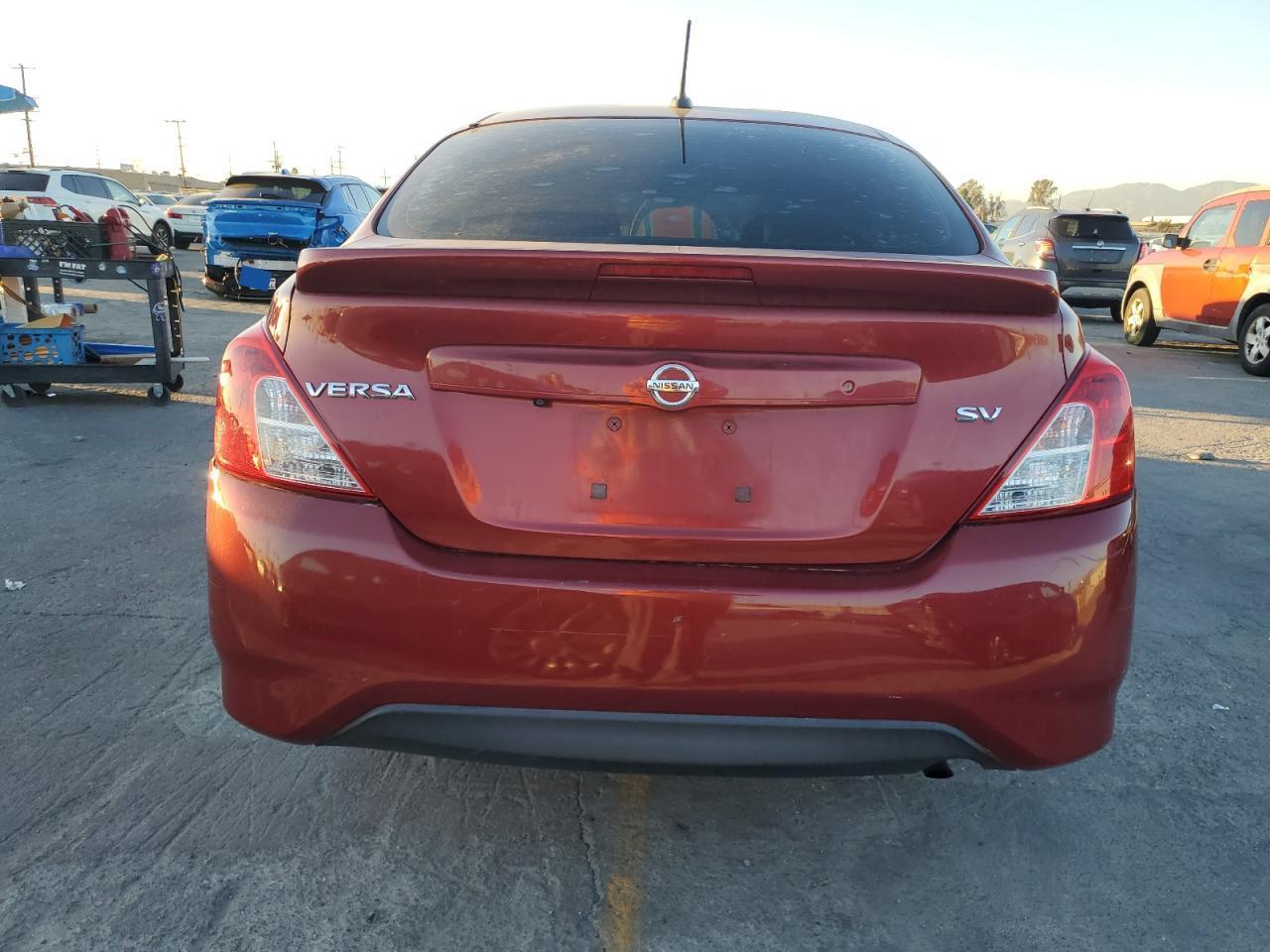 2018 NISSAN VERSA