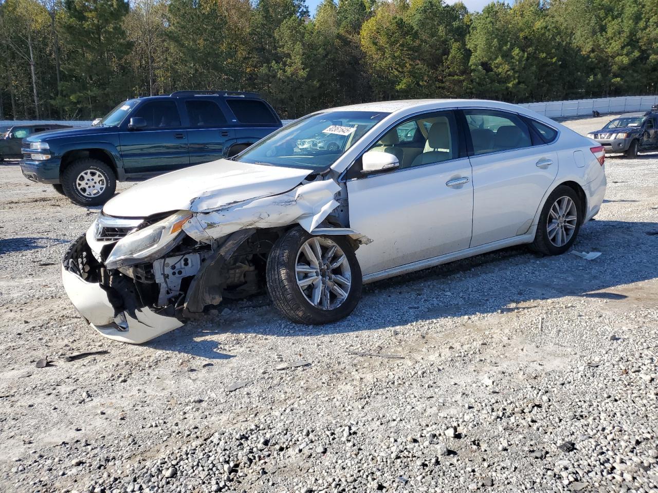 2013 TOYOTA Avalon