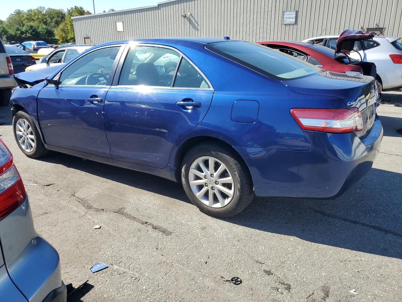 2011 TOYOTA CAMRY