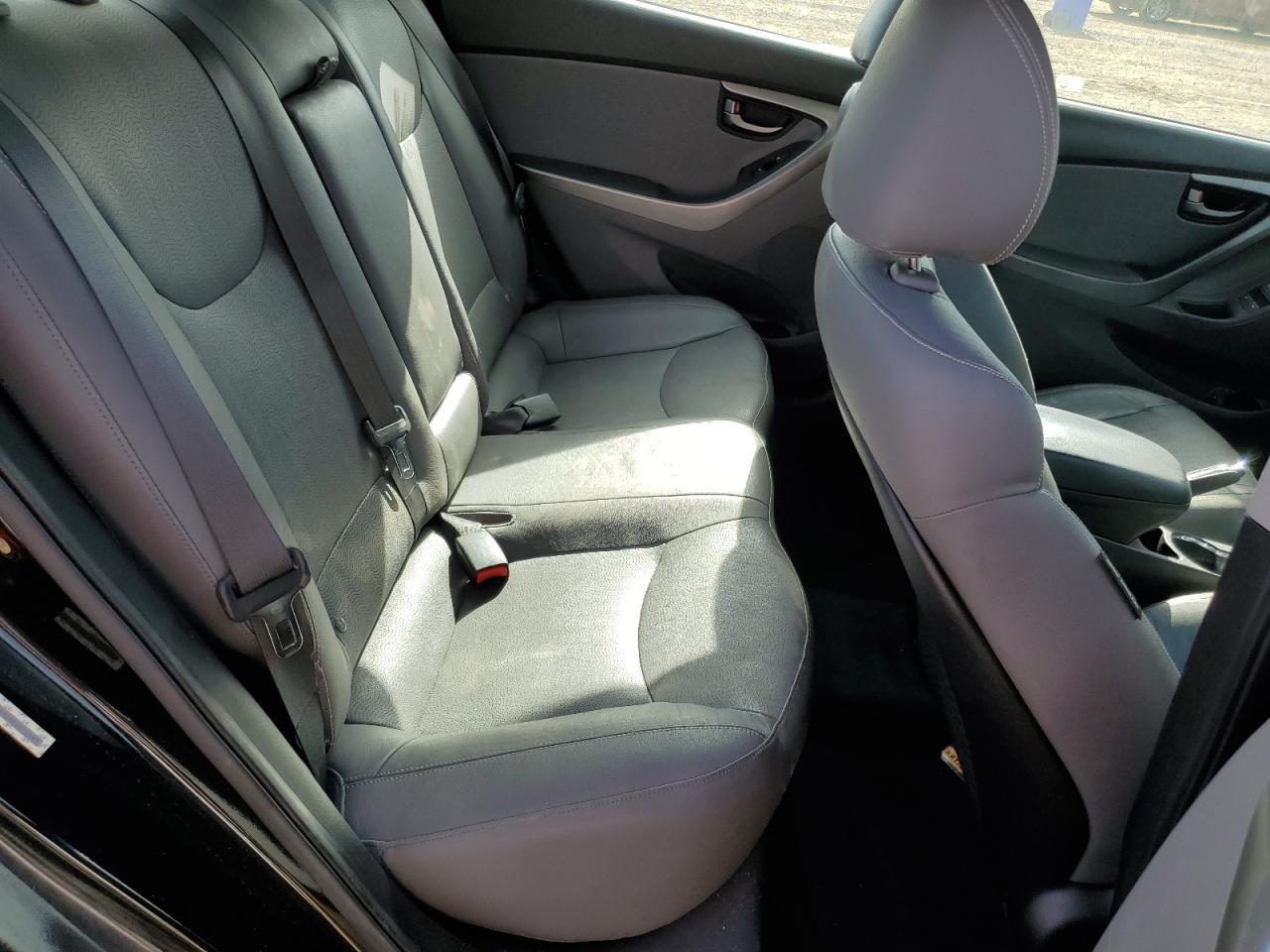 2012 HYUNDAI ELANTRA