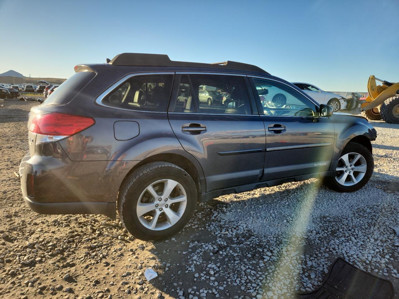 2013 SUBARU Outback
