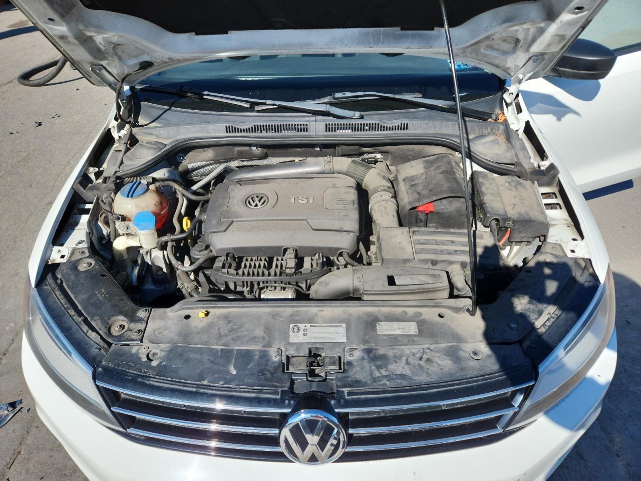 2015 VOLKSWAGEN JETTA
