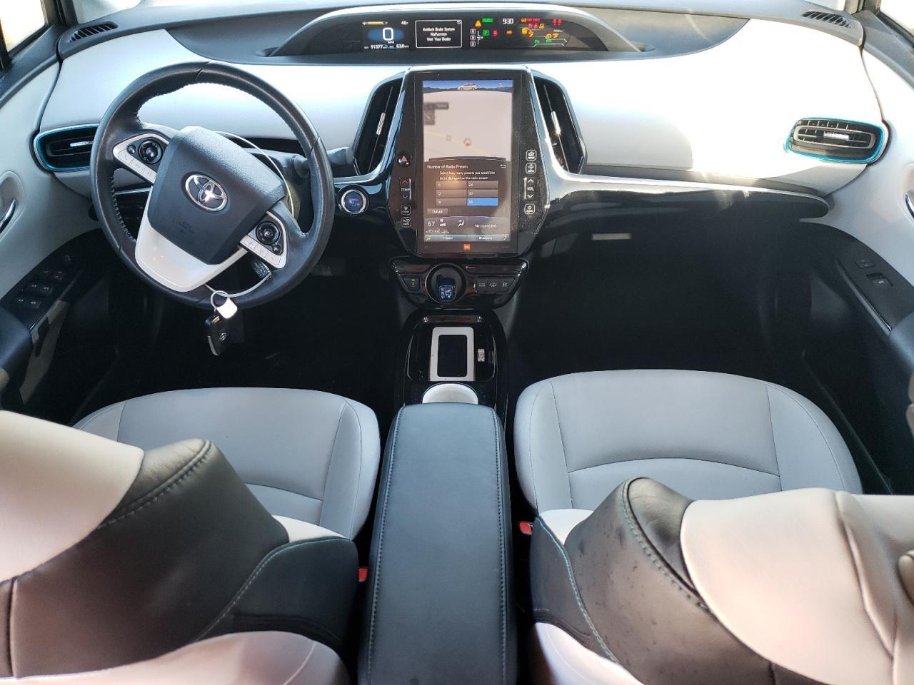 2017 TOYOTA Prius Prime