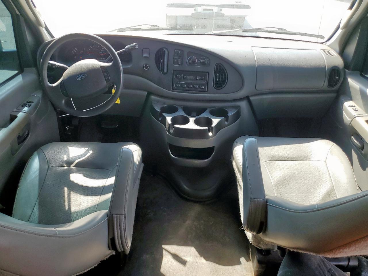 2006 FORD Econoline E350