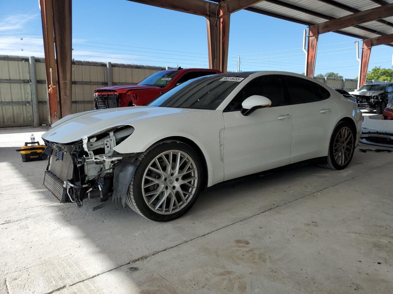 2019 PORSCHE Panamera
