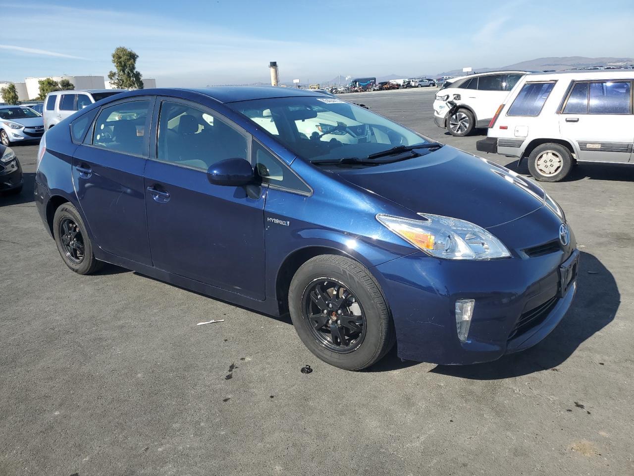 2013 TOYOTA PRIUS