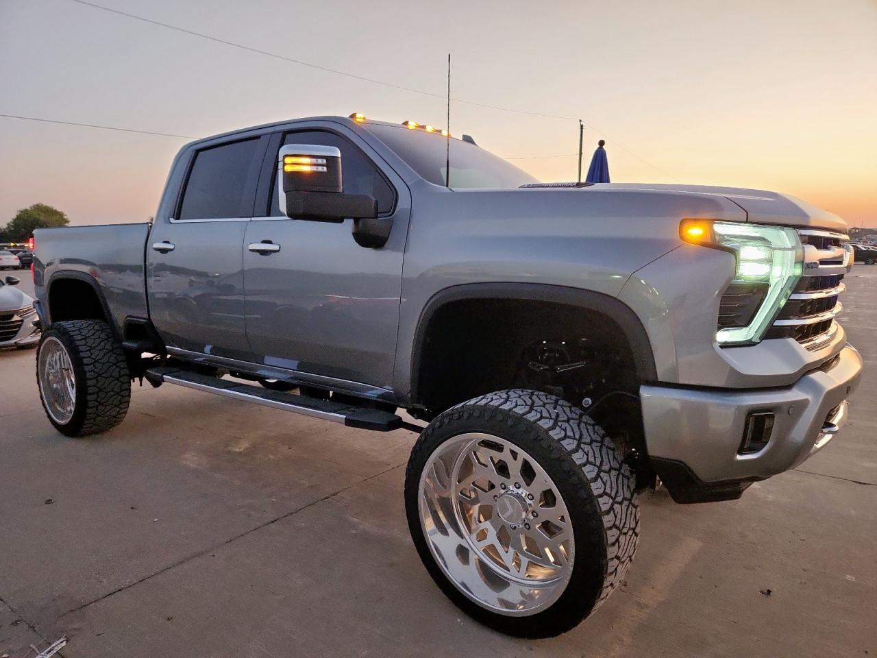 2024 CHEVROLET Silverado