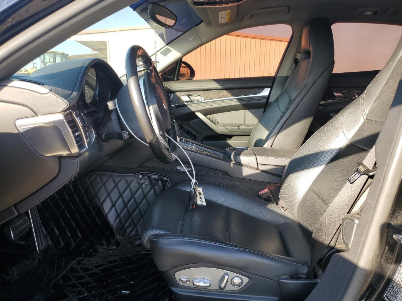 2011 PORSCHE Panamera