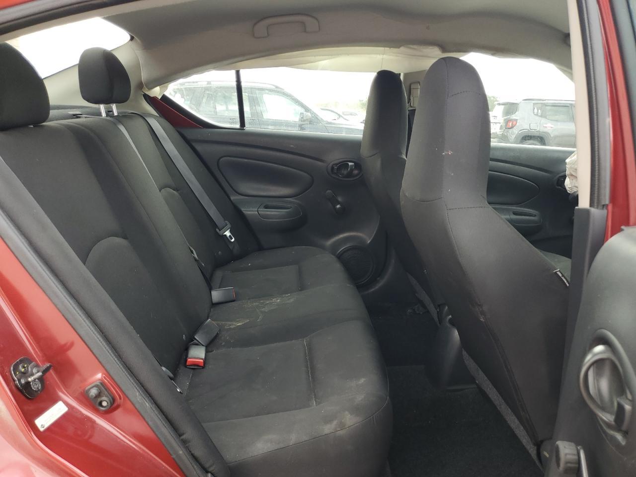 2017 NISSAN VERSA