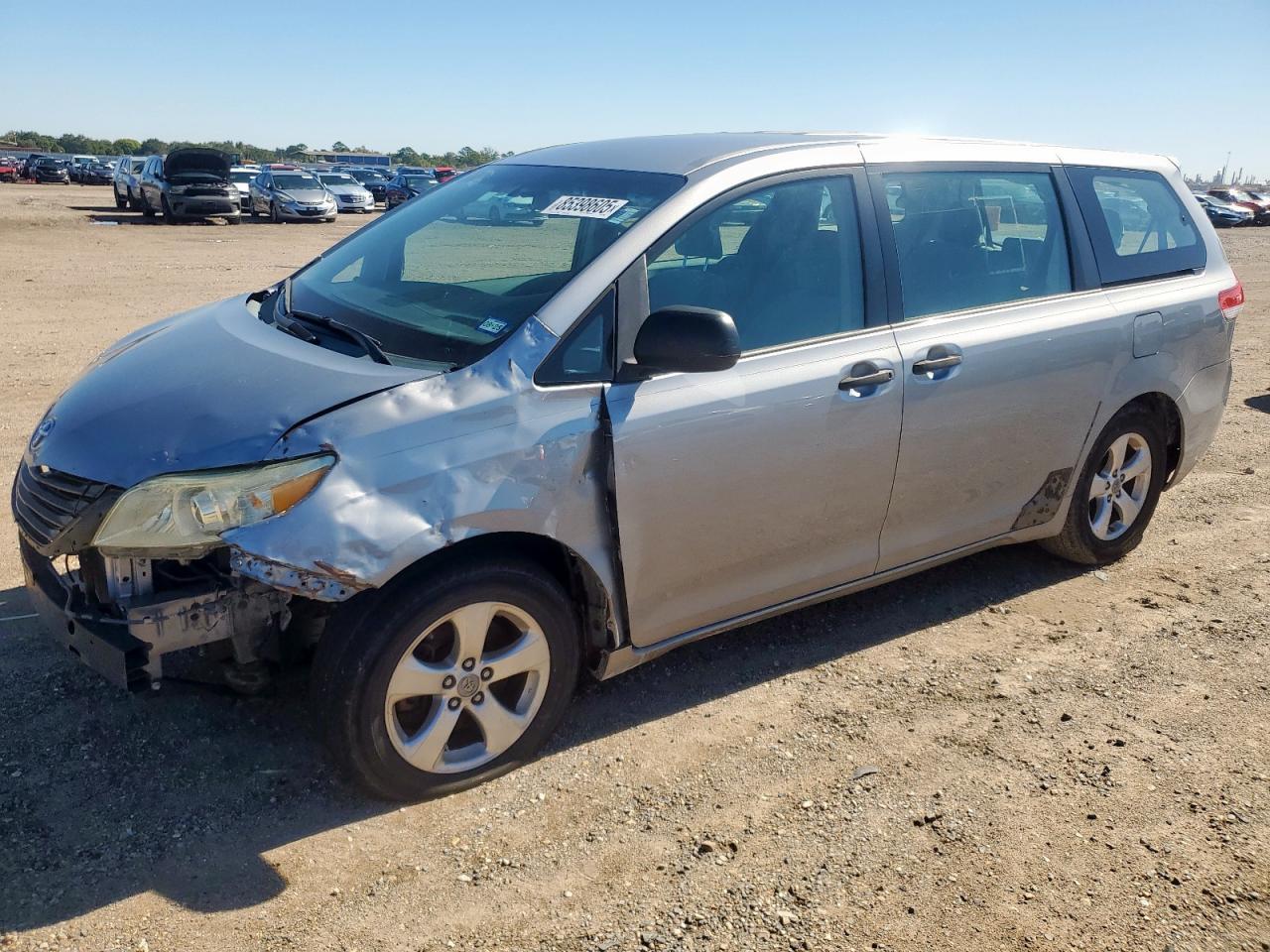 2013 TOYOTA SIENNA
