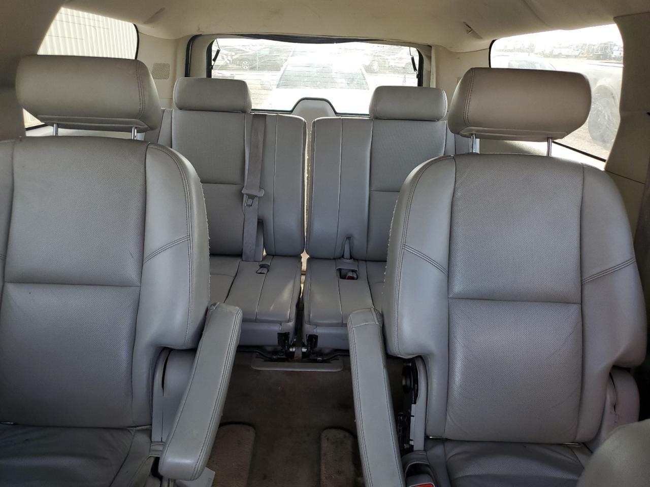 2010 CHEVROLET Suburban