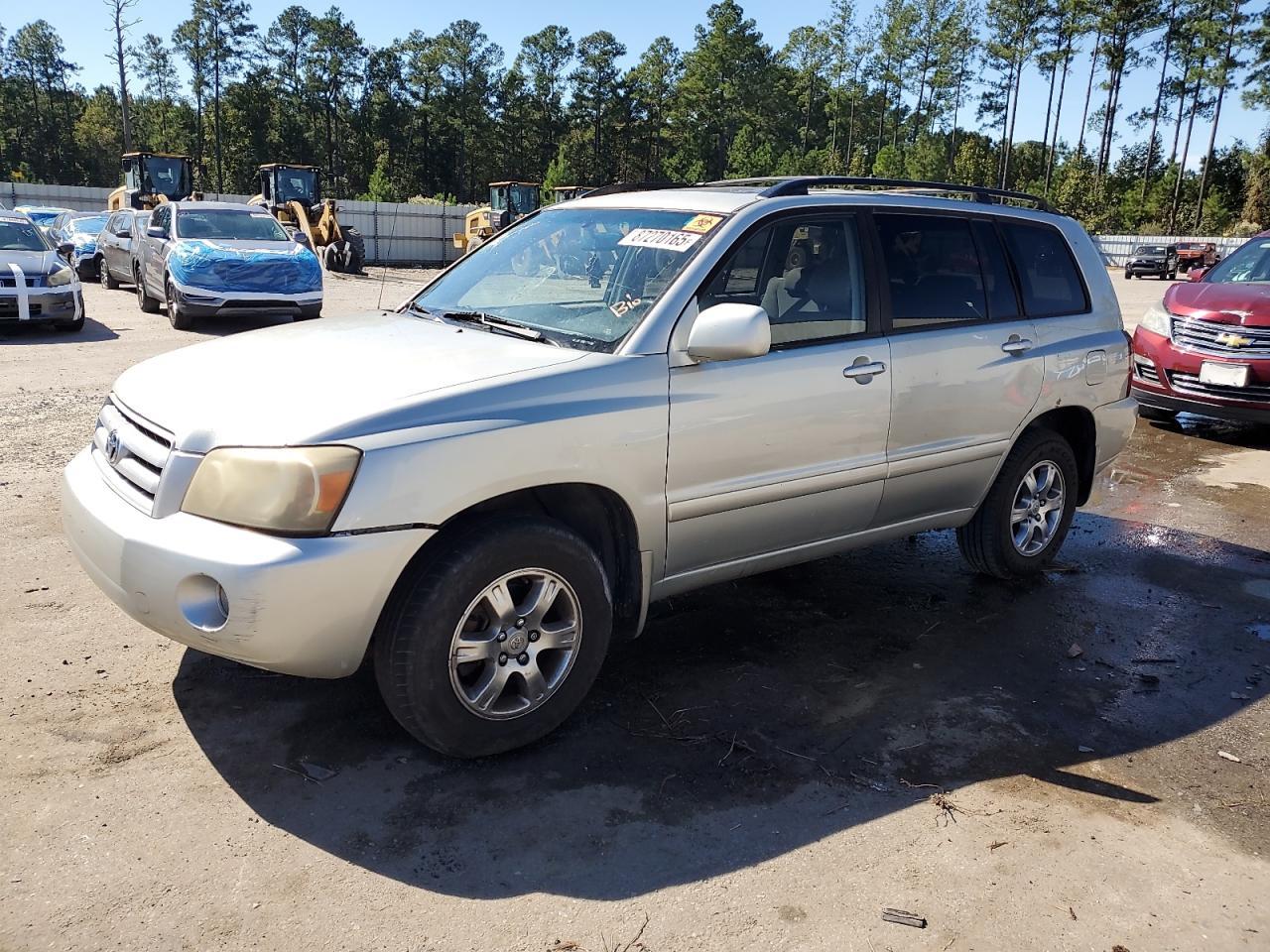 2004 TOYOTA HIGHLANDER