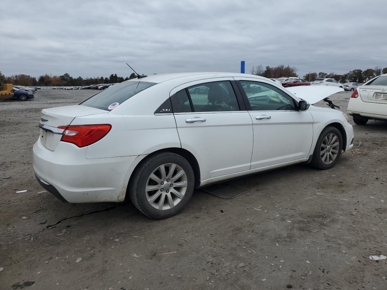 2013 CHRYSLER 200