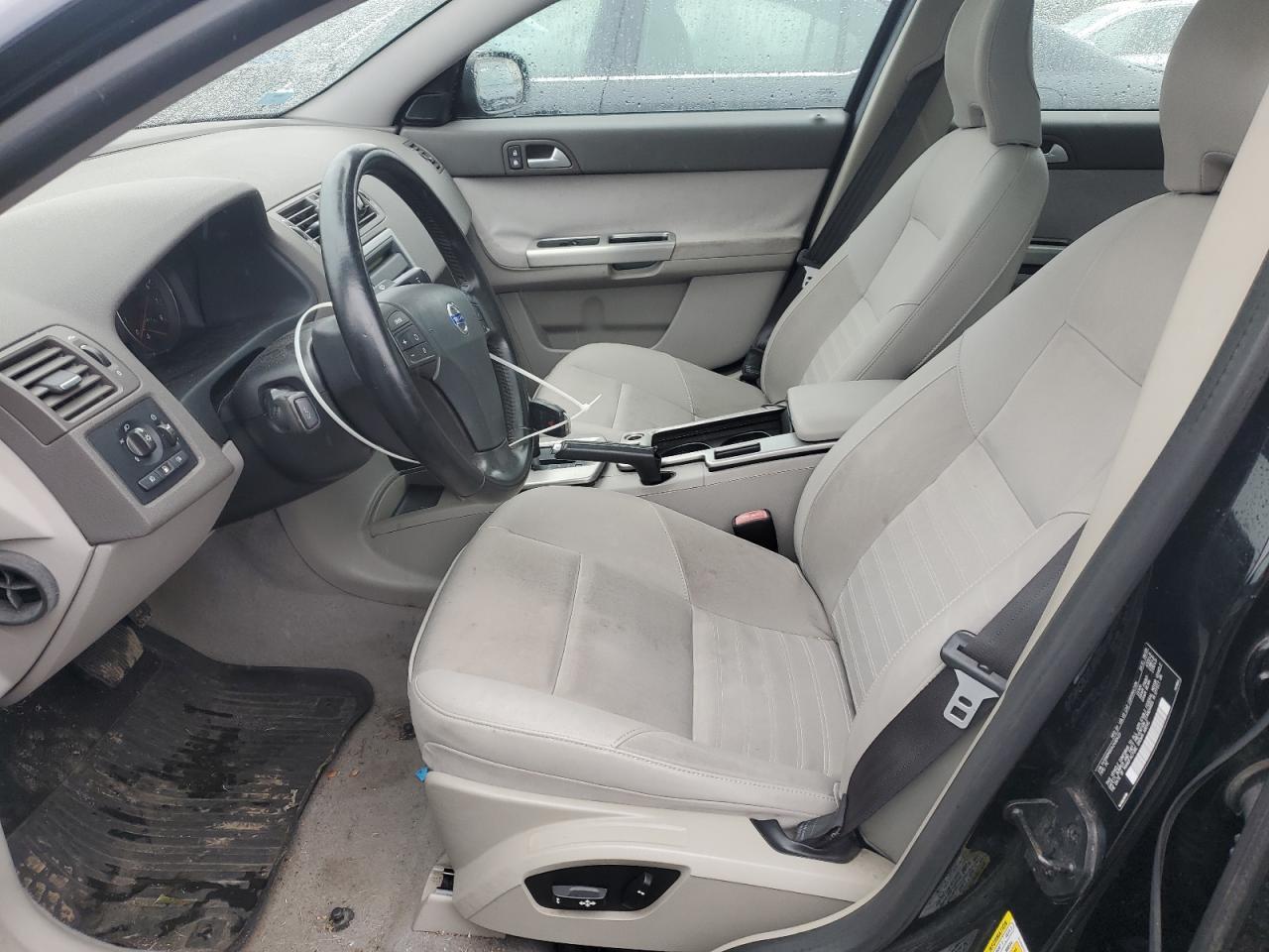 2010 VOLVO S40