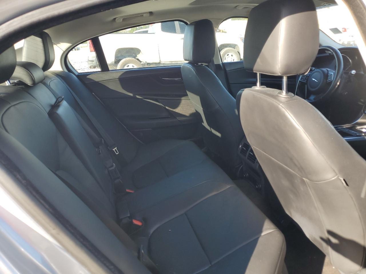 2019 JAGUAR XE