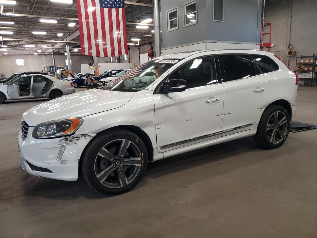 2017 VOLVO XC60