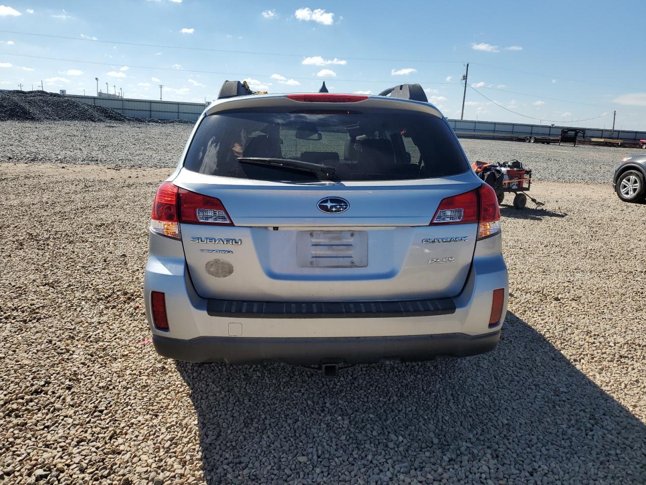 2013 SUBARU Outback