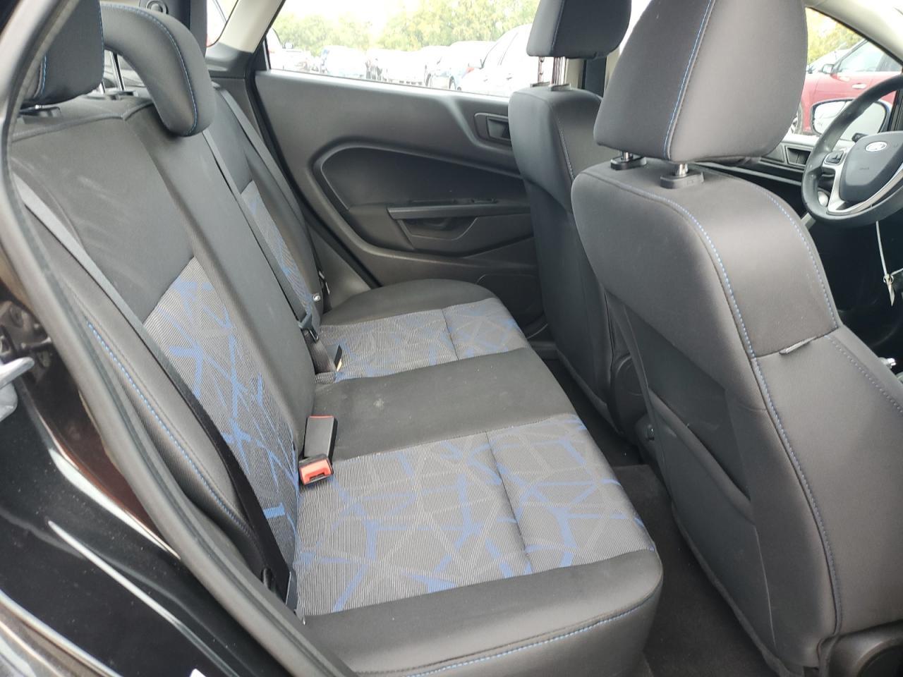 2013 FORD Fiesta