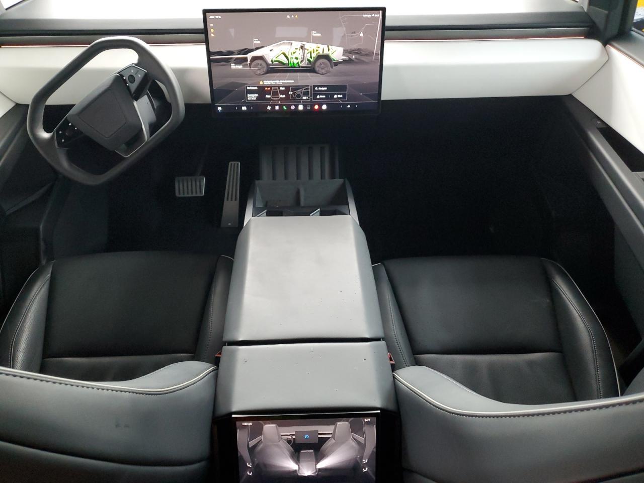 2024 TESLA Cybertruck