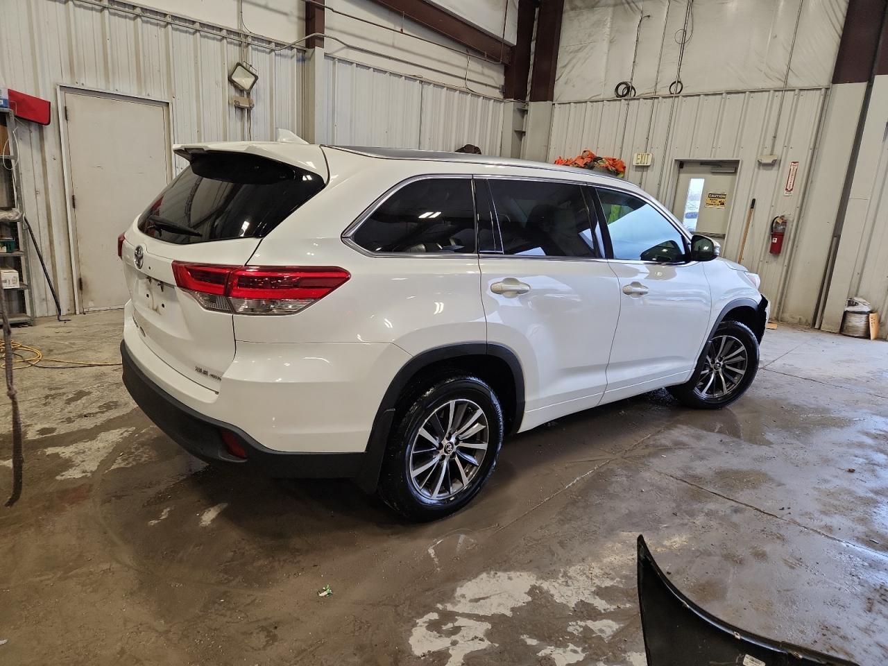 2018 TOYOTA HIGHLANDER