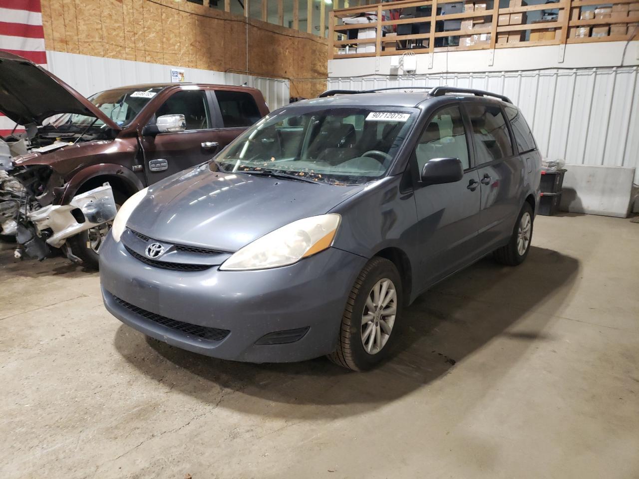 2008 TOYOTA SIENNA