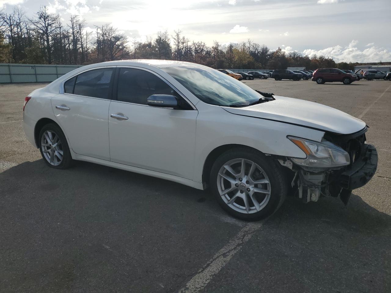2009 NISSAN Maxima
