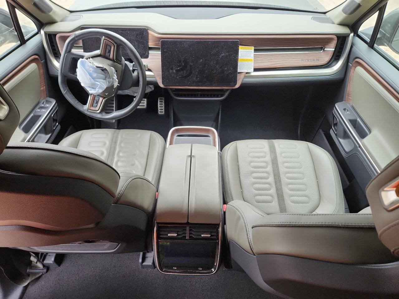 2023 RIVIAN R1t