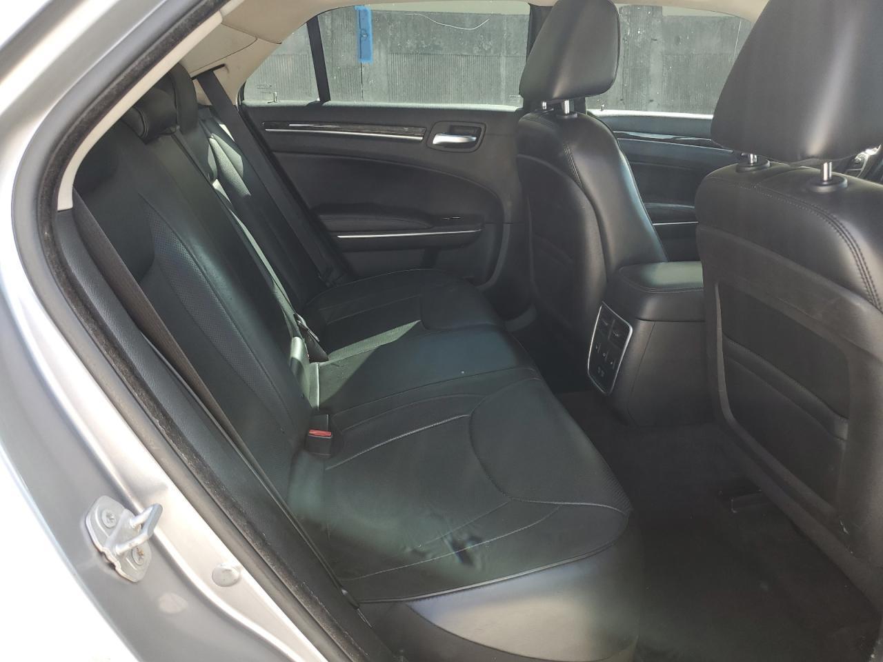 2016 CHRYSLER 300