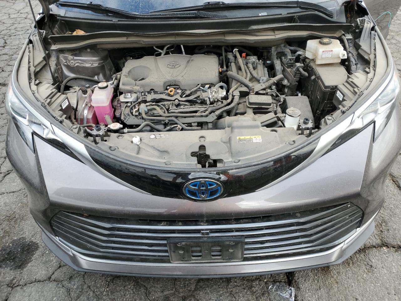 2023 TOYOTA SIENNA