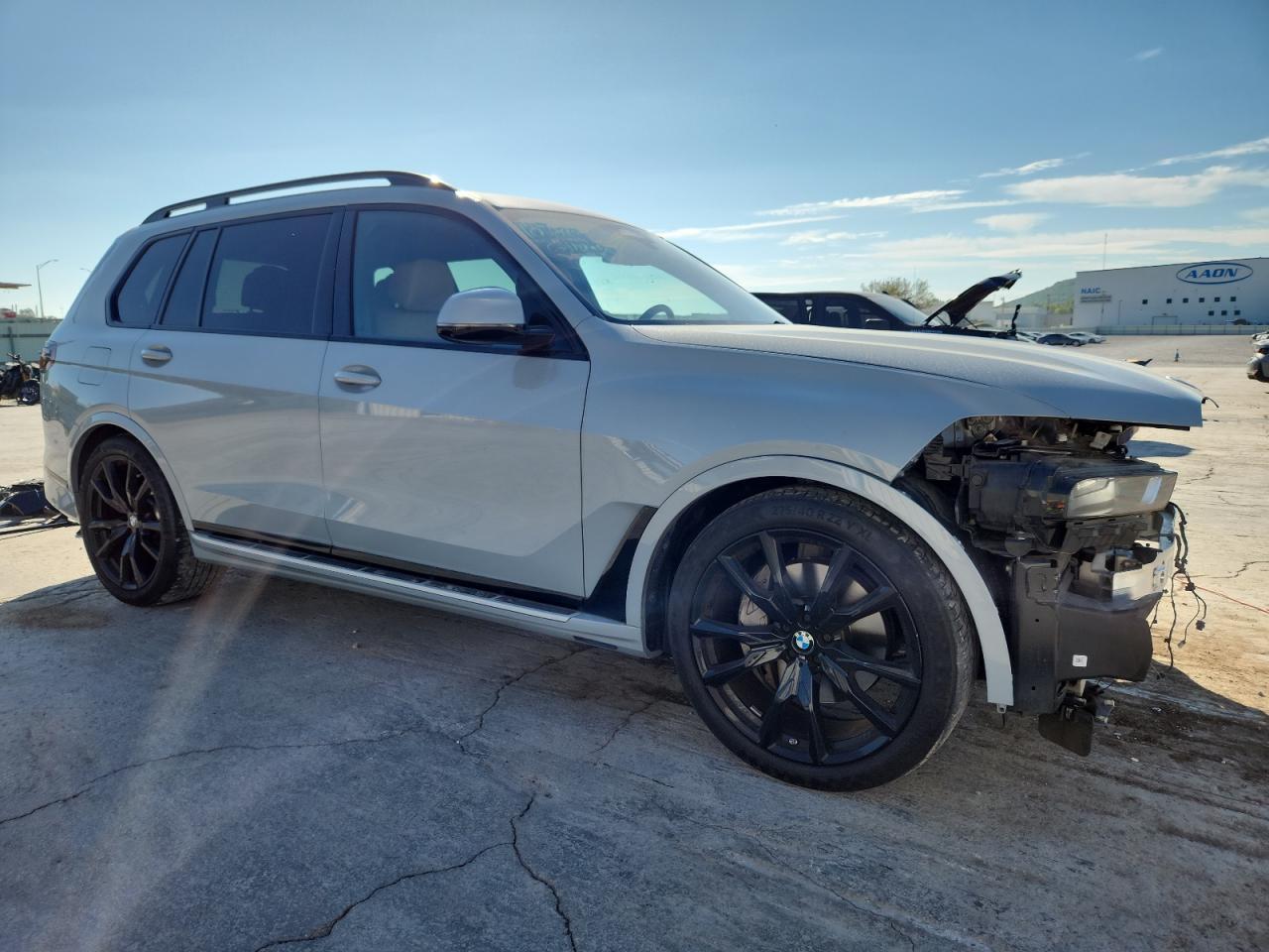 2023 BMW X7