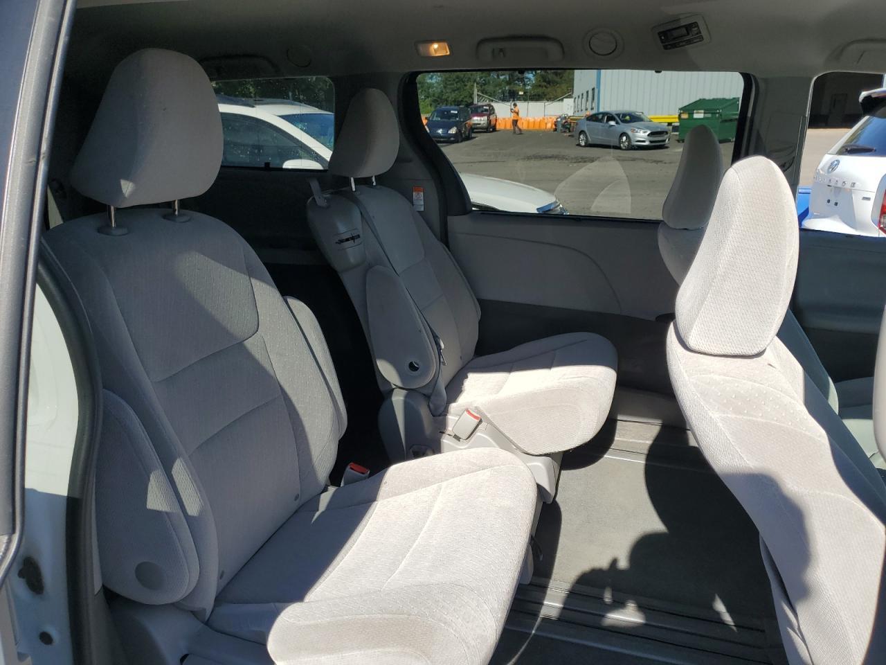 2017 TOYOTA SIENNA