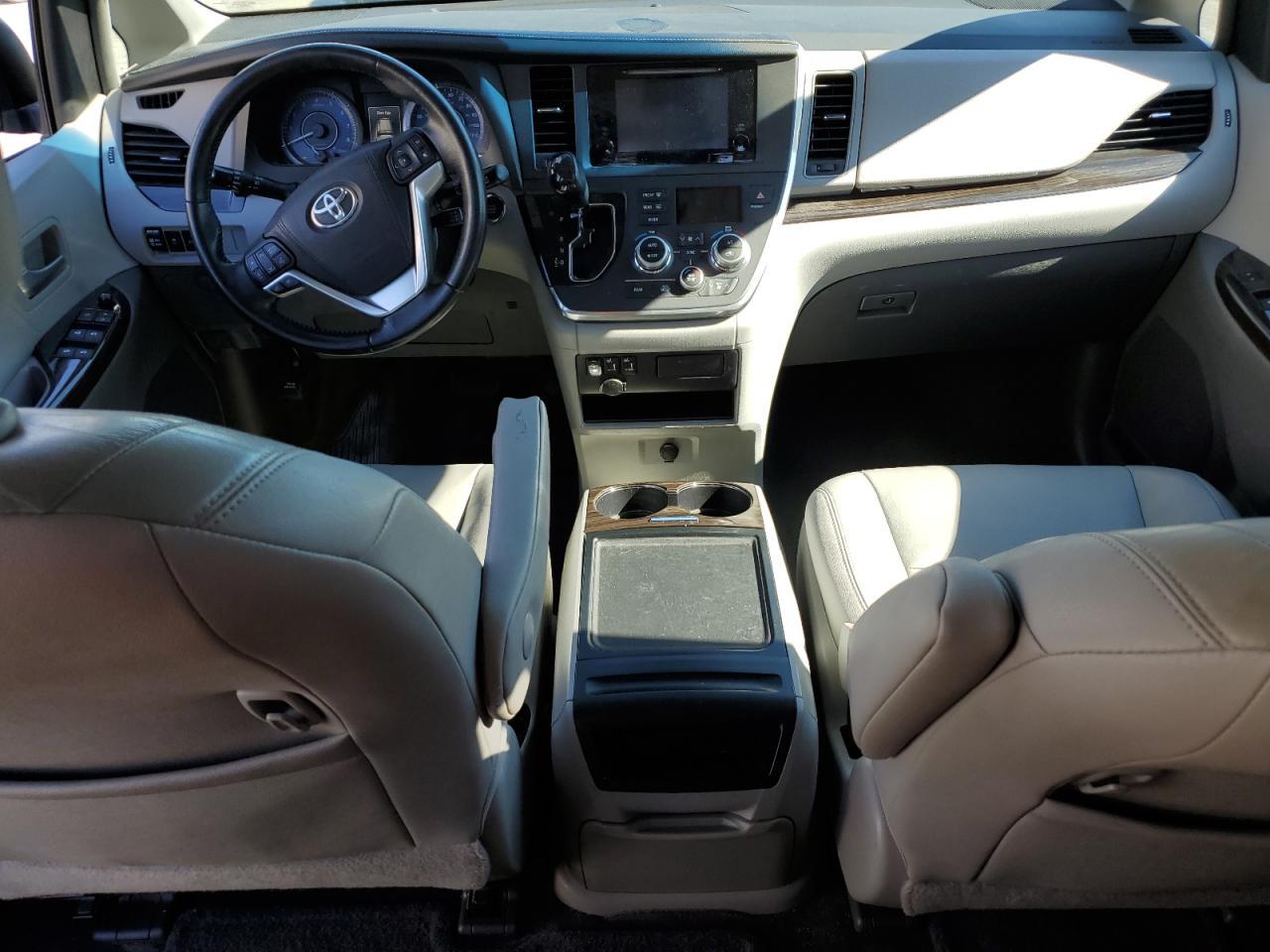 2015 TOYOTA SIENNA