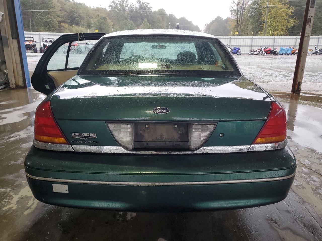 2000 FORD Crown Victoria