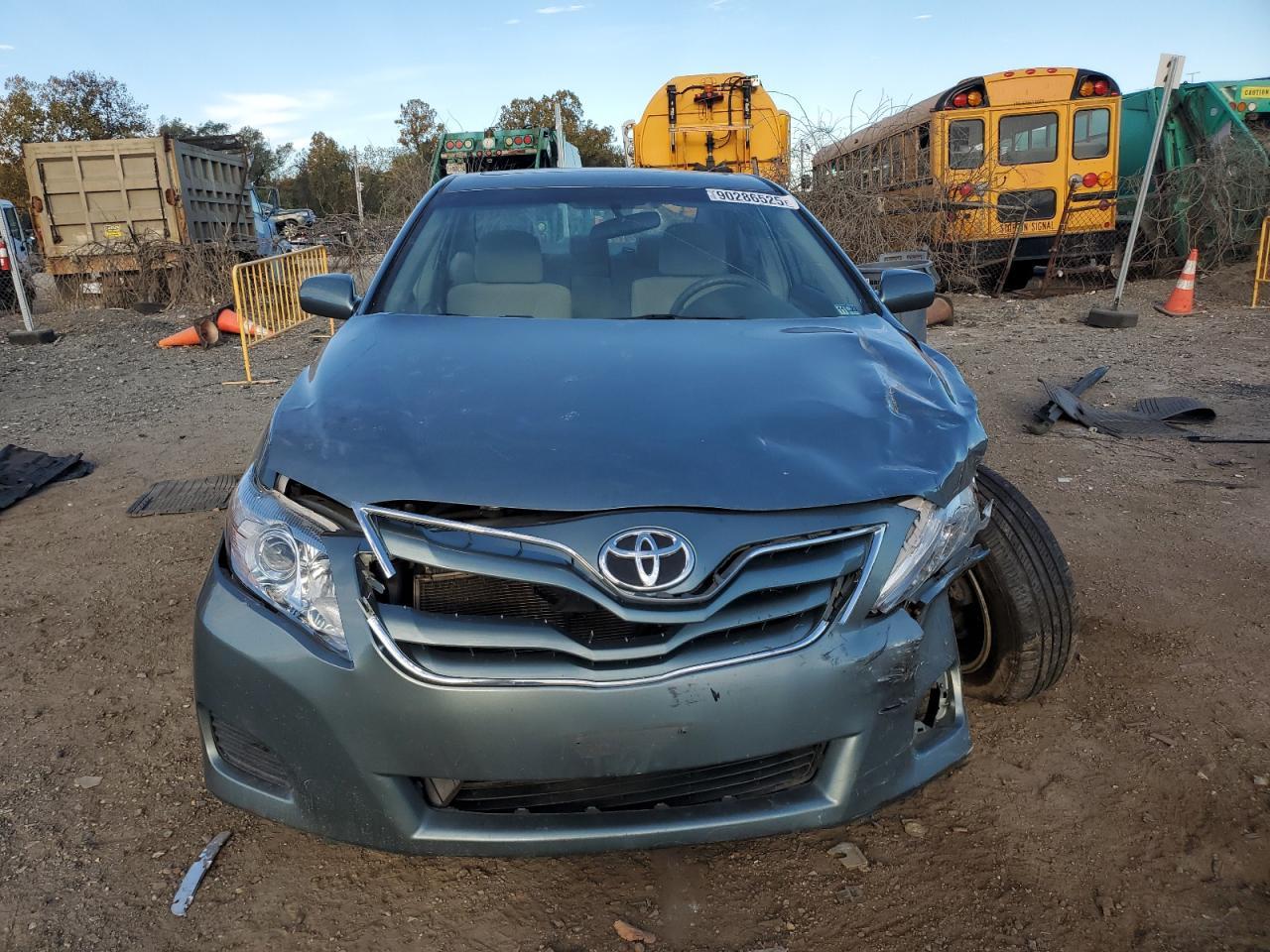 2011 TOYOTA CAMRY