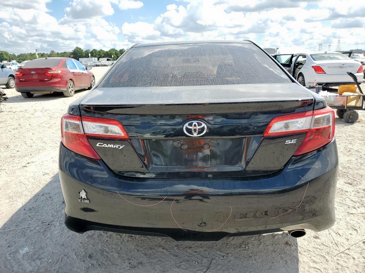 2014 TOYOTA CAMRY