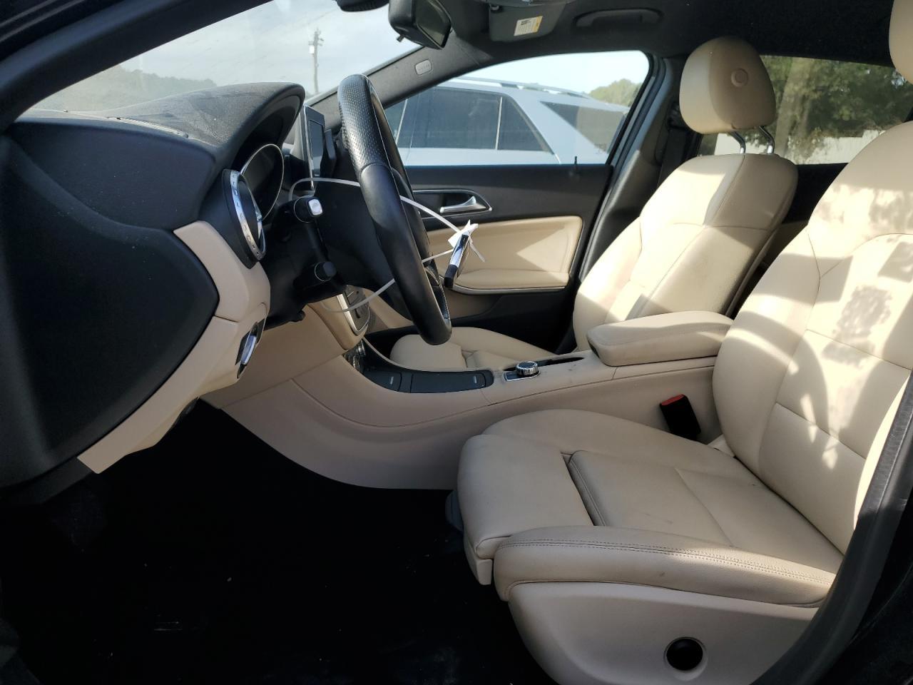 2016 MERCEDES-BENZ GLA-Class