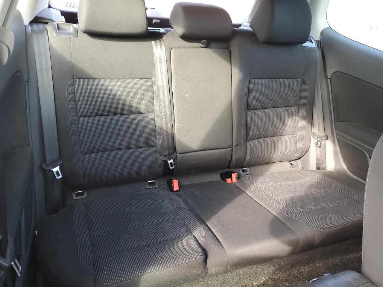 2011 VOLKSWAGEN GOLF