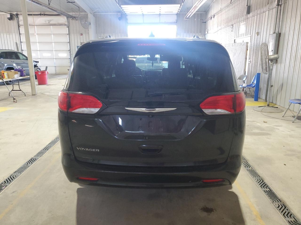 2021 CHRYSLER Voyager