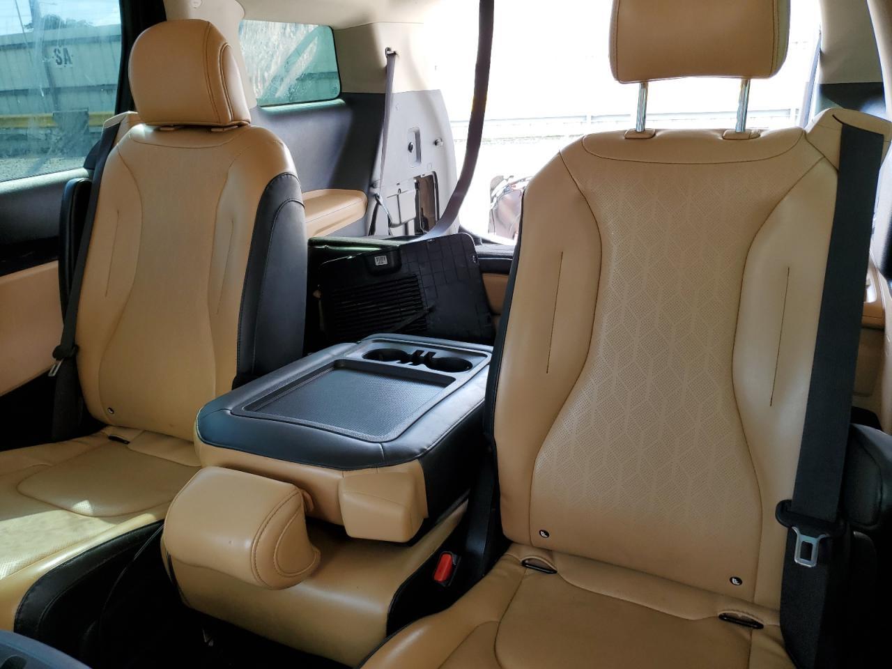 2023 KIA Carnival
