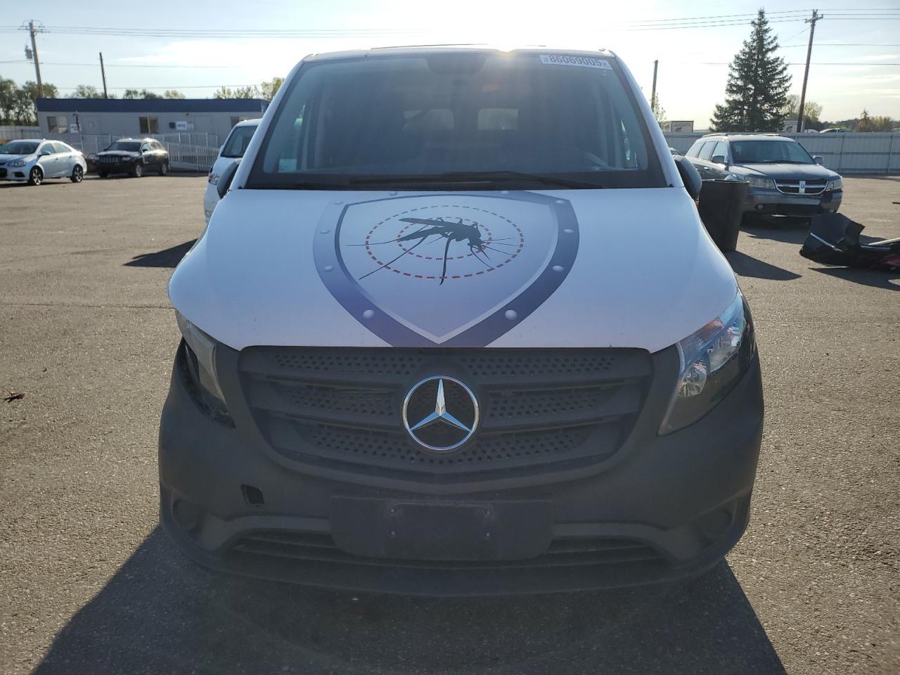 2022 MERCEDES-BENZ METRIS