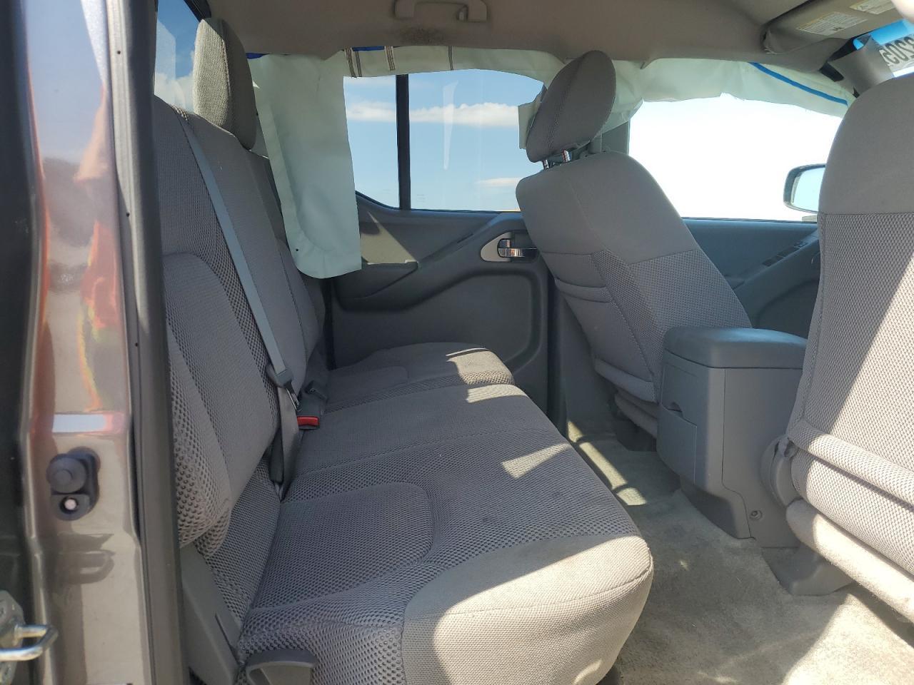 2017 NISSAN Frontier