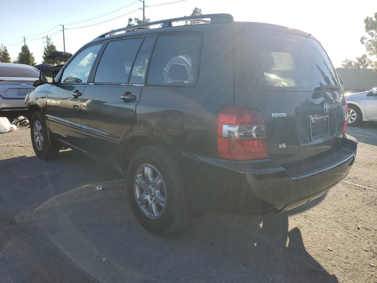 2005 TOYOTA HIGHLANDER