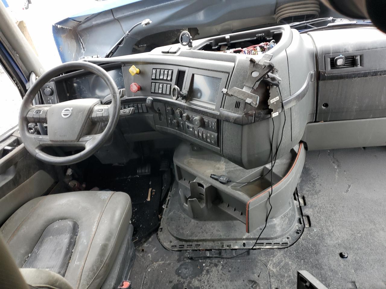 2023 VOLVO VNL