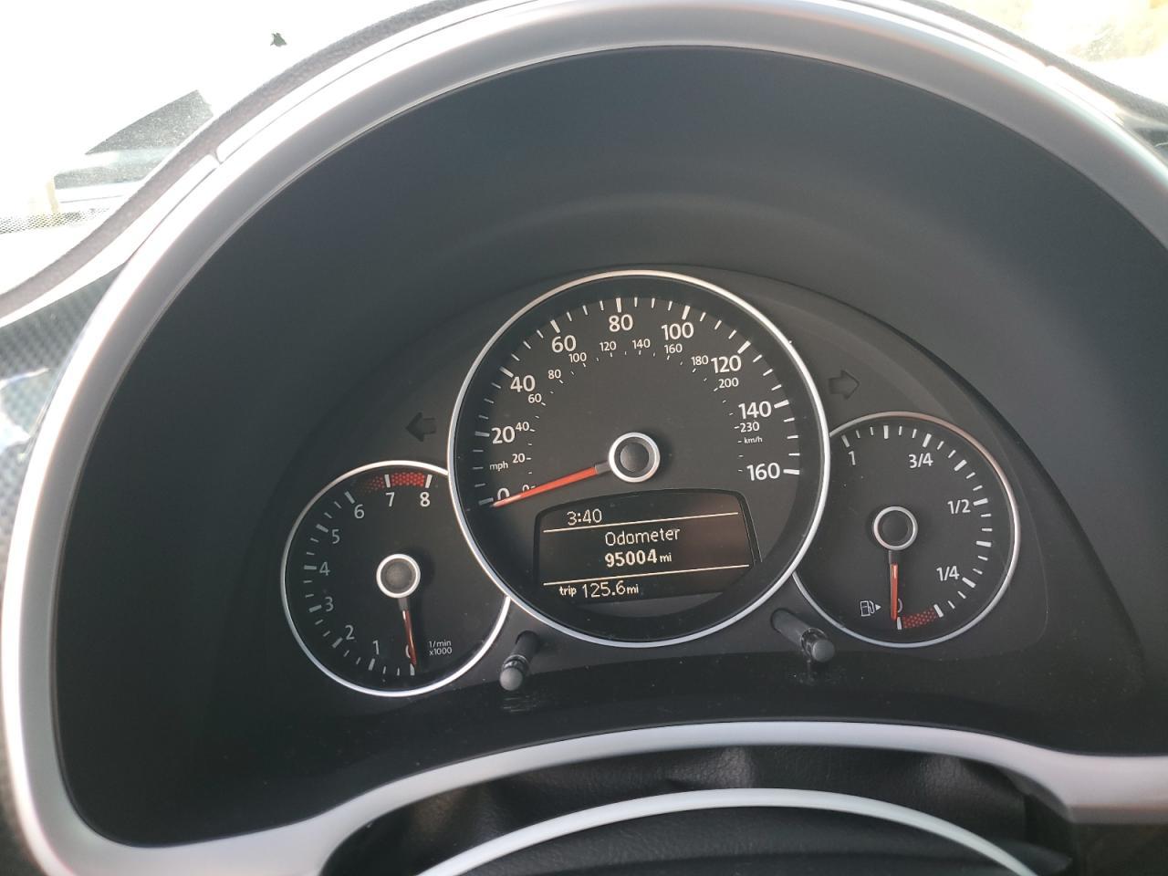 2012 VOLKSWAGEN Beetle